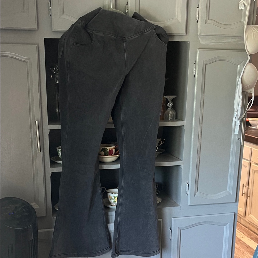 HALARA Charcoal Flared Pants